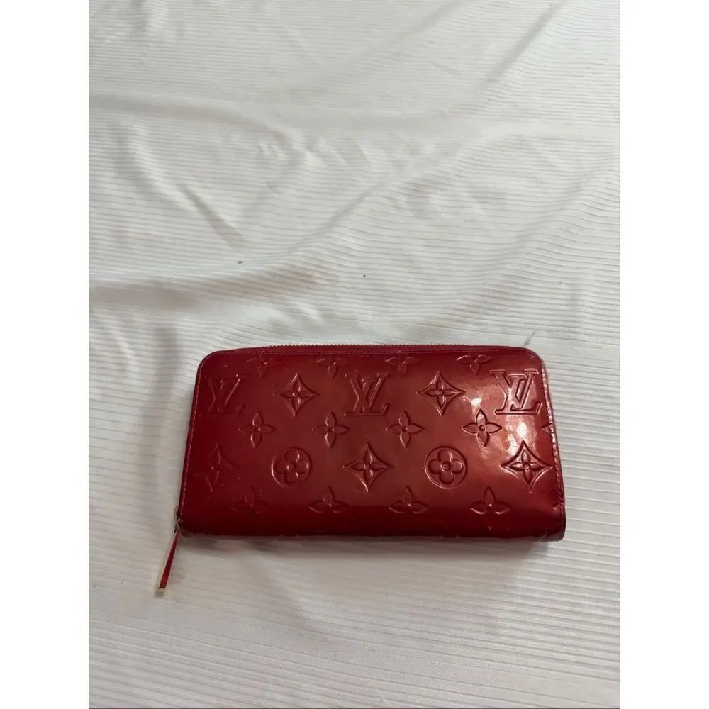 Louis Vuitton Vernis Red Zippy Wallet With Monogram Embossed Patent Leather